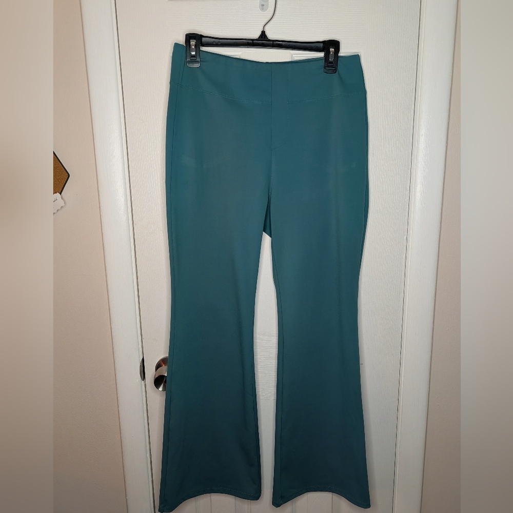 Halara High Waisted Back Pocket Slight Flare Pants Petite Large Duck Green